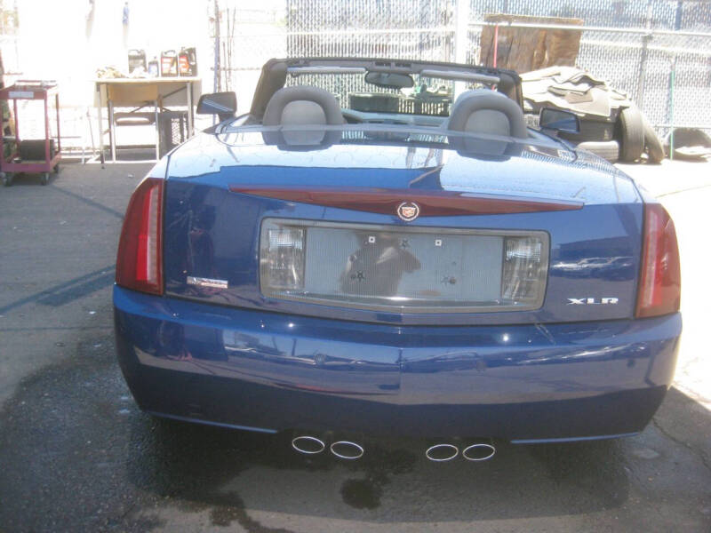 2005 Cadillac XLR