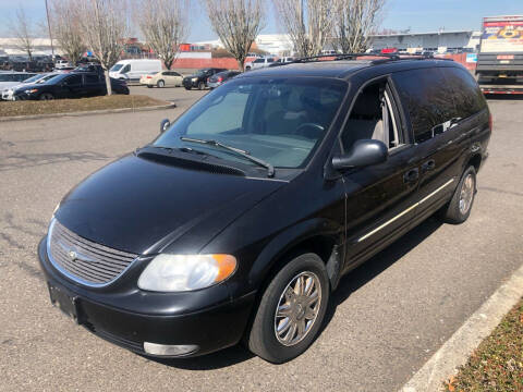2004 Chrysler Town and Country for sale at Blue Line Auto Group in Portland OR