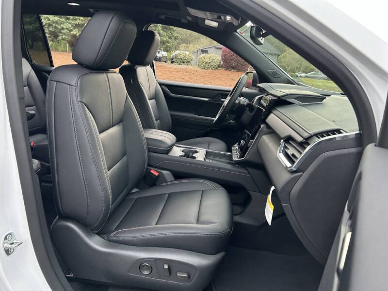 2025 GMC Acadia Elevation