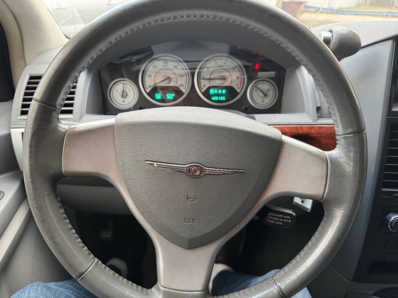 2008 Chrysler Town and Country Touring