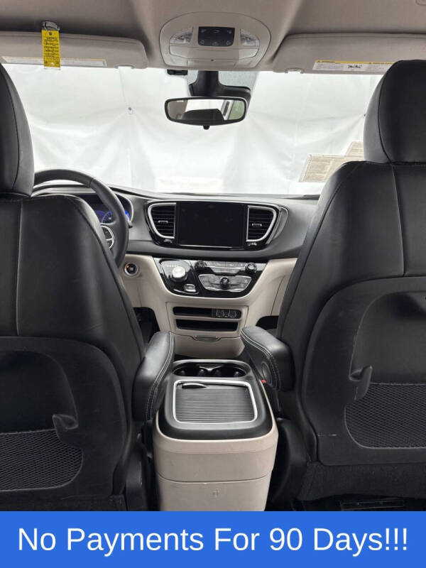 2023 Chrysler Pacifica Touring L