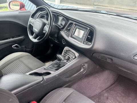 2017 Dodge Challenger SXT