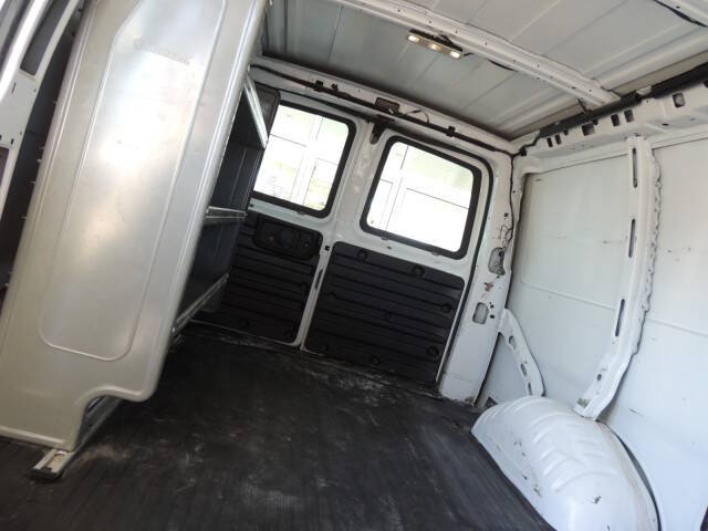 2023 GMC Savana 2500