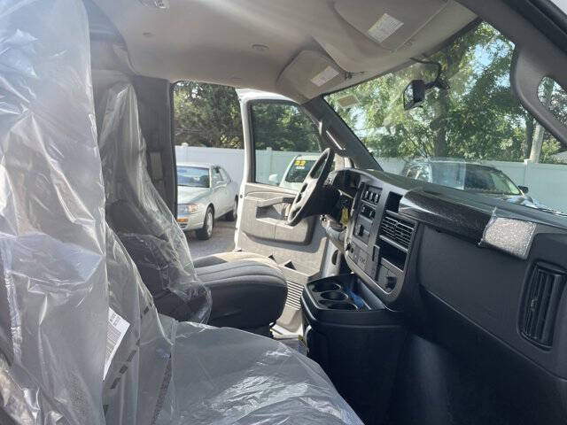 2025 Chevrolet Express 2500