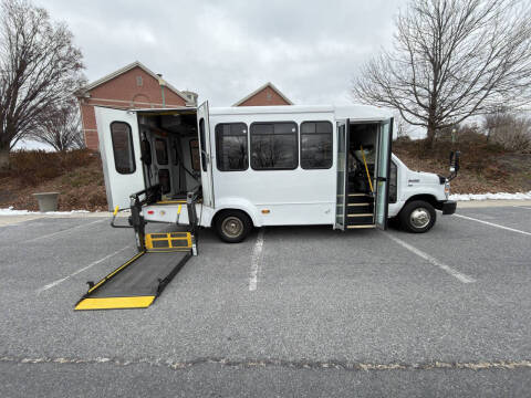2014 Ford Shuttle bus