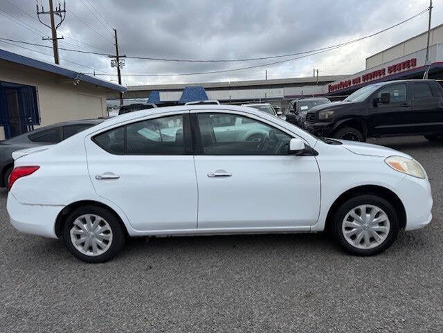 2014 Nissan Versa 1.6 SV