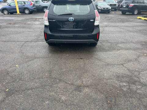 2015 Toyota Prius v Two