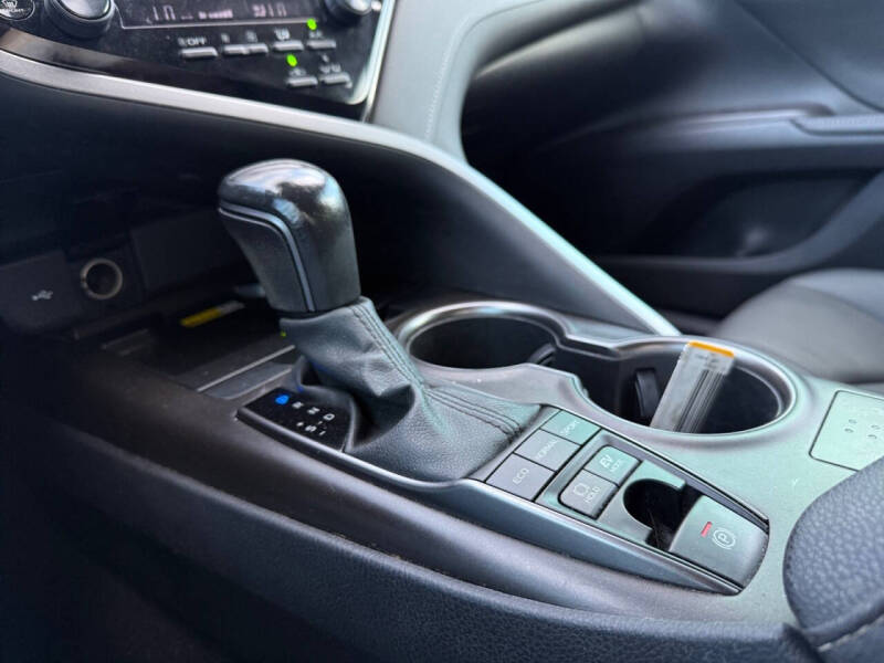 2022 Toyota Camry Hybrid XSE