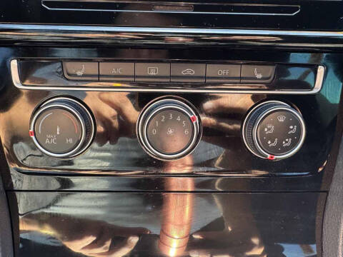 2019 Volkswagen Golf GTI S