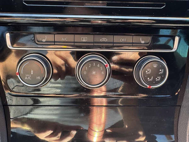 2019 Volkswagen Golf GTI S