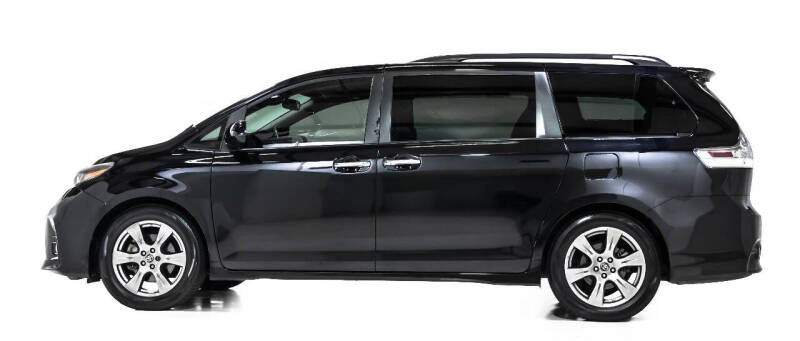 2018 Toyota Sienna SE Premium 8-Passenger
