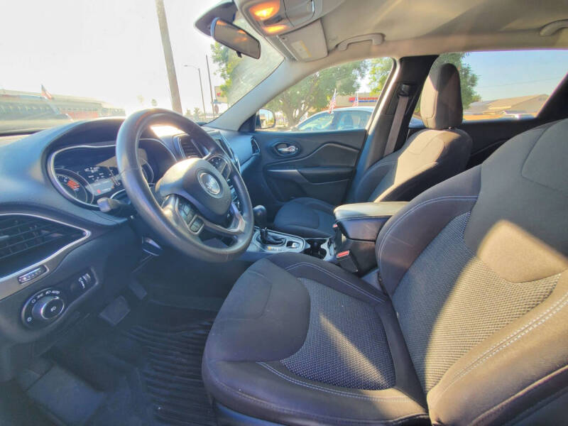 2019 Jeep Cherokee Latitude