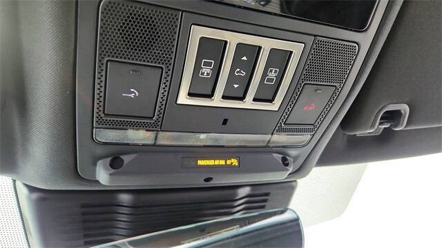 2024 Land Rover Discovery P300 Dynamic SE