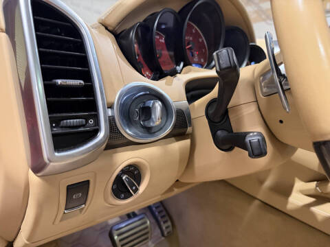 2017 Porsche Cayenne GTS