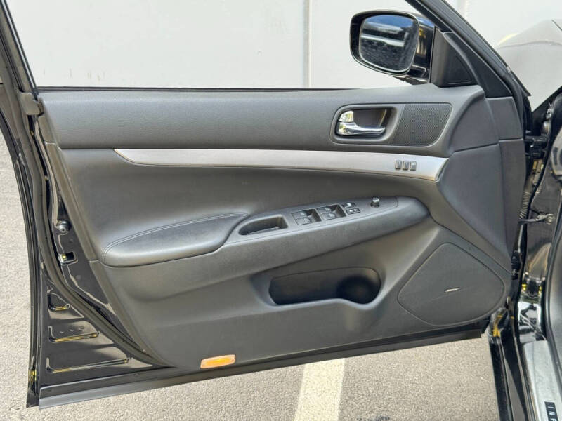 2011 Infiniti G37 Sedan Journey