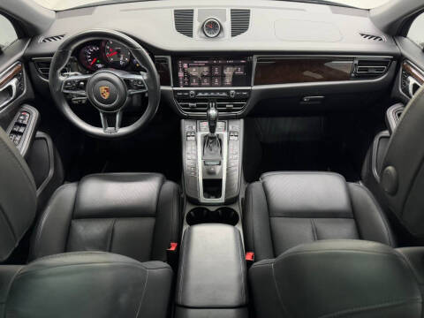 2020 Porsche Macan S
