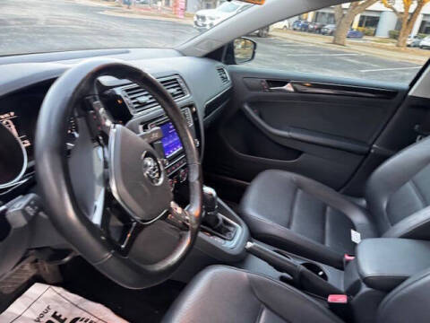 2017 Volkswagen Jetta 1.8T SEL