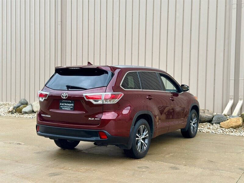 2016 Toyota Highlander XLE photo 11