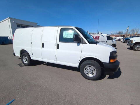 2025 Chevrolet Express 2500