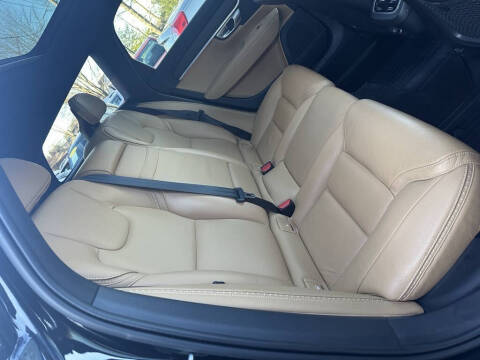 2018 Volvo V90 Cross Country T5