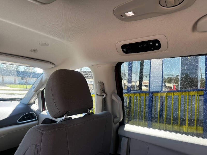 2019 Chrysler Pacifica LX