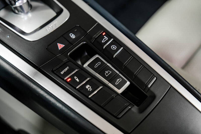 2017 Porsche 911 Carrera