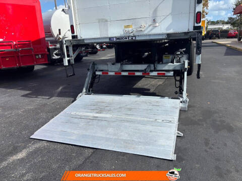 2019 Freightliner M2 106