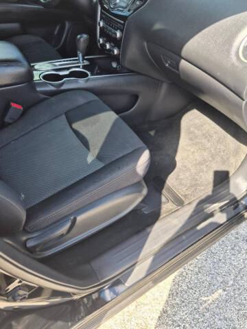 2018 Nissan Pathfinder SV