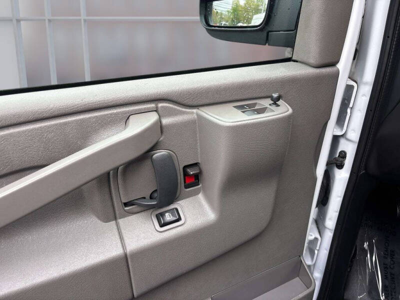 2024 Chevrolet Express 2500