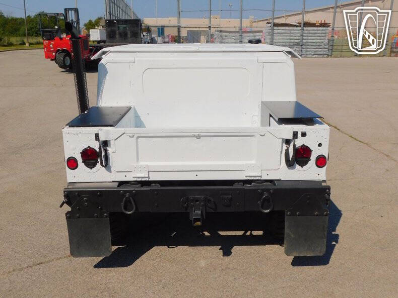 2008 AM General Hummer