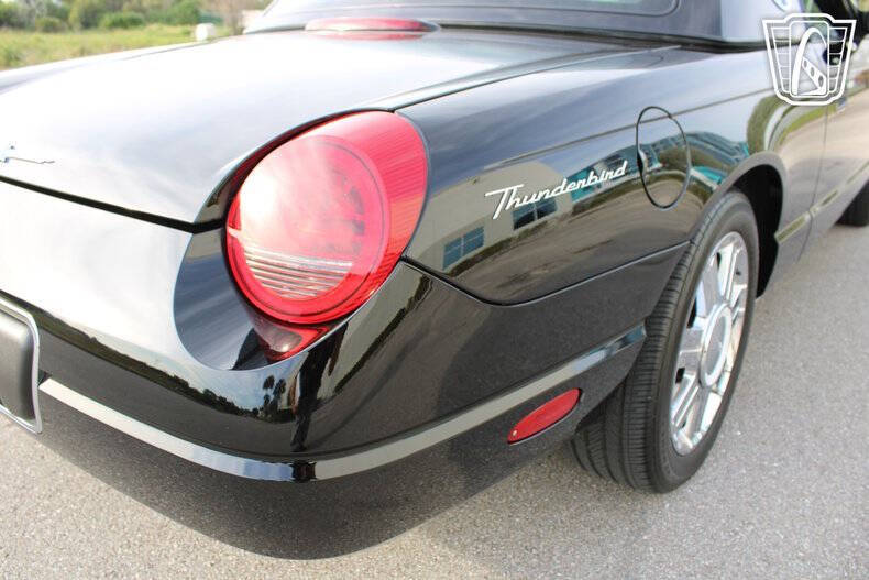 2005 Ford Thunderbird Deluxe