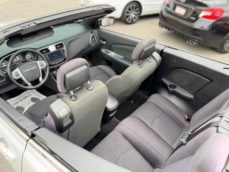 2012 Chrysler 200 Touring