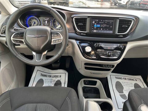 2024 Chrysler Voyager LX