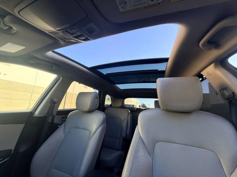 2017 Hyundai Santa Fe Limited Ultimate