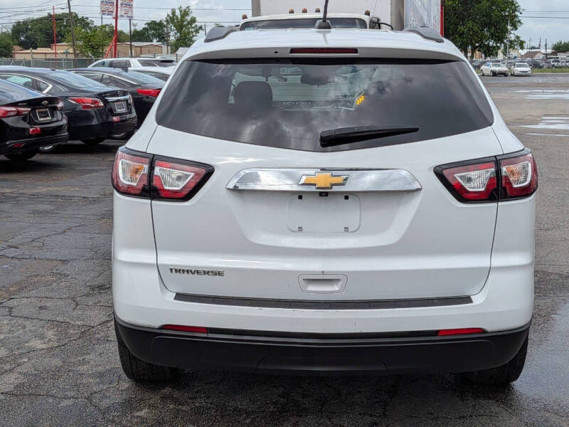 2017 Chevrolet Traverse LS