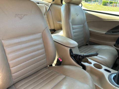 2004 Ford Mustang GT Deluxe