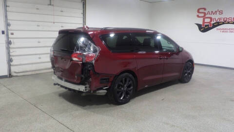 2020 Chrysler Pacifica Touring L