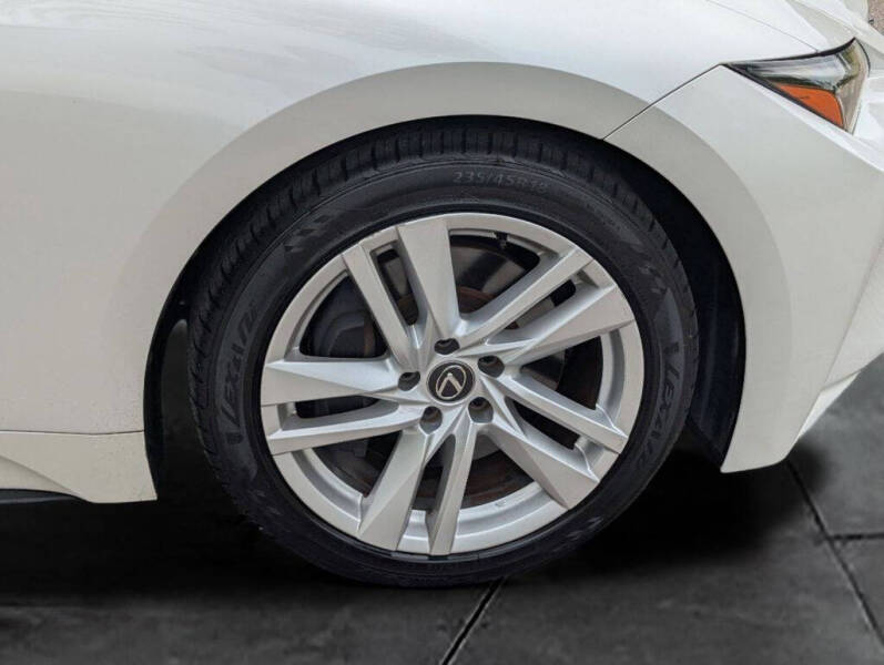 2023 Lexus IS 300