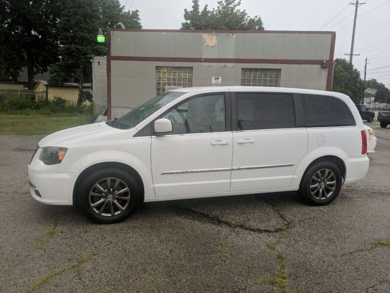 2015 Chrysler Town and Country for sale at Richland Motors in Cleveland OH