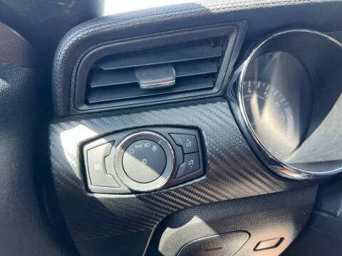 2016 Ford Mustang V6