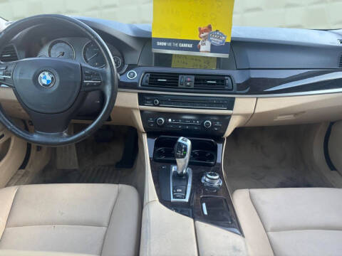 2011 BMW 5 Series 528i