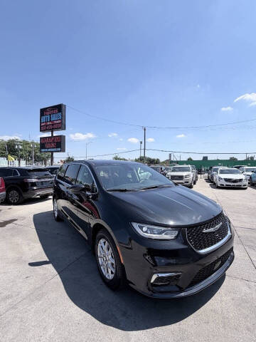 2023 Chrysler Pacifica Touring L