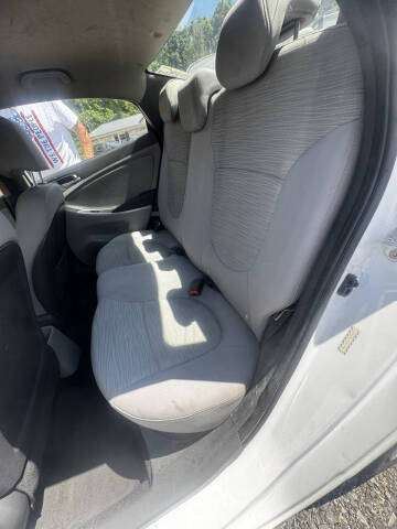 2017 Hyundai Accent SE