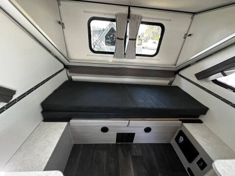 2026 A Liner Expedition Rear Sofa