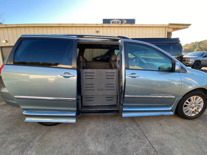 2009 Toyota Sienna Limited photo 3