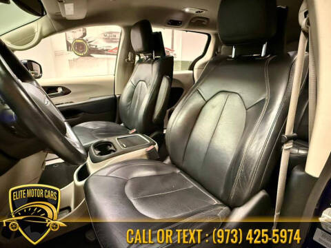 2017 Chrysler Pacifica Touring-L Plus