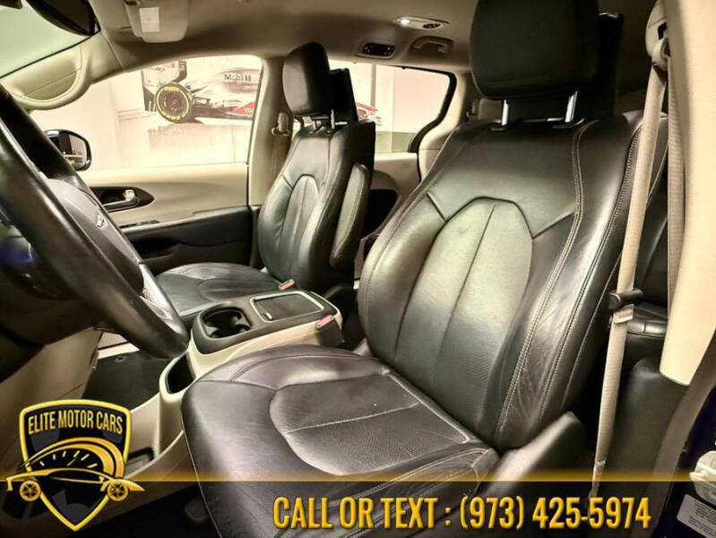 2017 Chrysler Pacifica Touring-L Plus