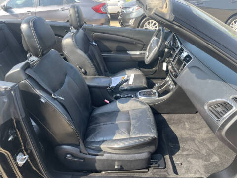 2014 Chrysler 200 Limited