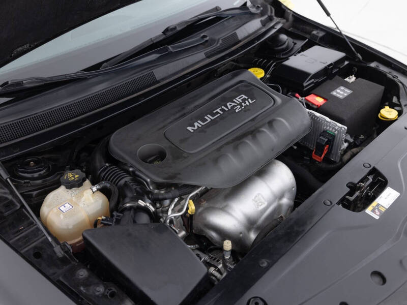 2017 Chrysler 200 Limited Platinum