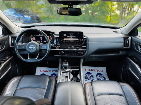 2022 Nissan Pathfinder Platinum